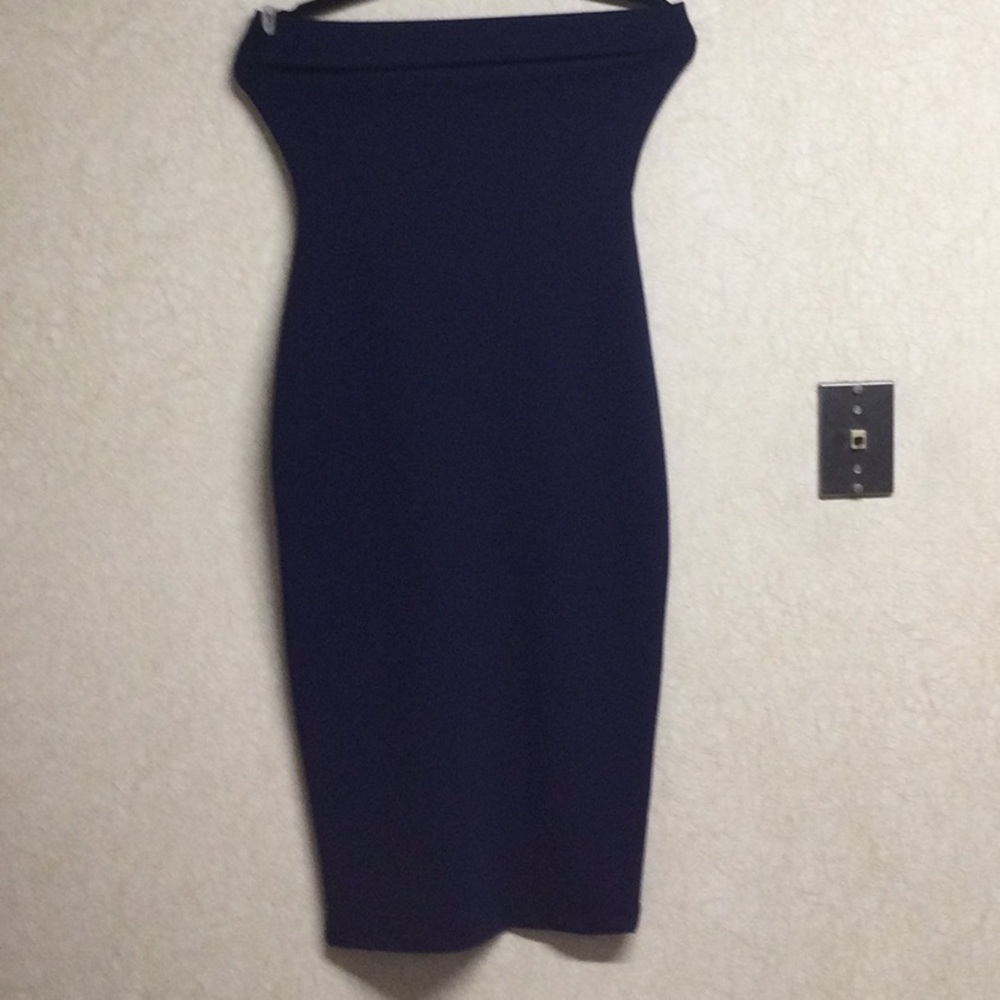 Very cute size small stretch dress